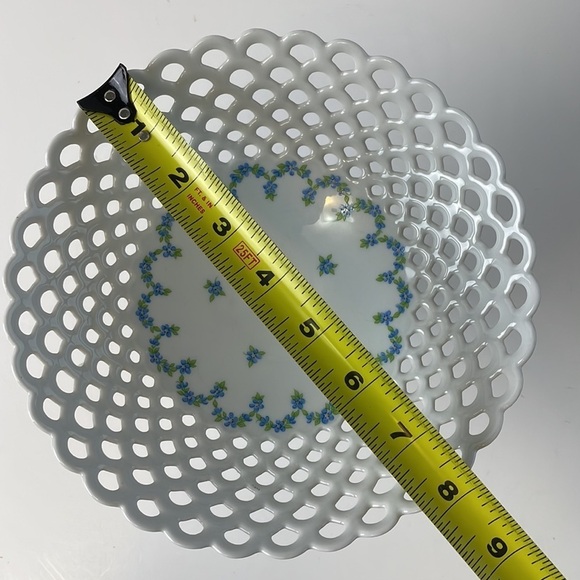 Wallendorf Vintage Porcelain Reticulated Pedestal Dish Compote - Picture 11 of 12